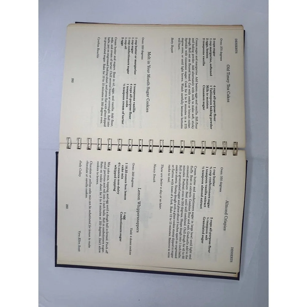 Candlelight & Wisteria Southern Cookbook (1993) Lee-Scott Academy Alabama‎